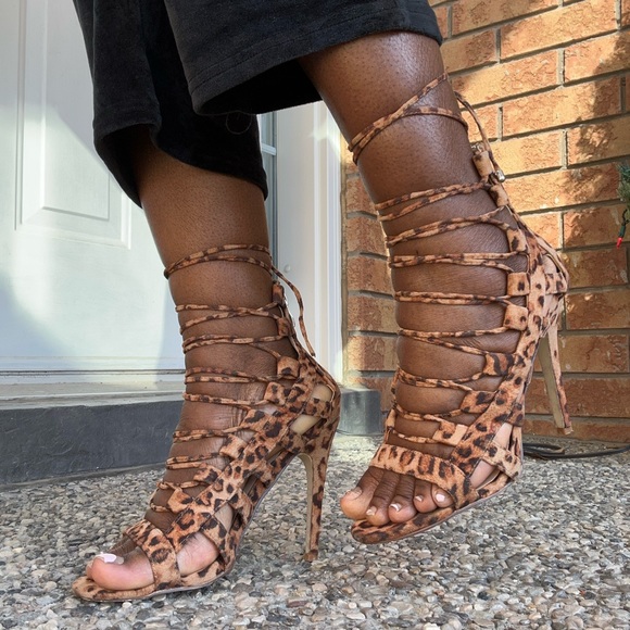 JUST FAB | CHEETAH PRINT | STRAP SANDAL HEEL - Picture 3 of 8